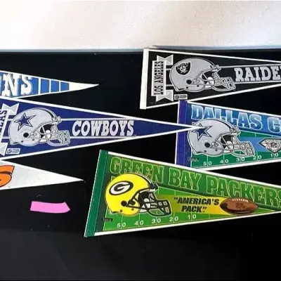 CN234 Classic NFL Football Team Felt Pennants