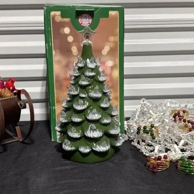 CN180 14in. Collegiate Ceramic Tree