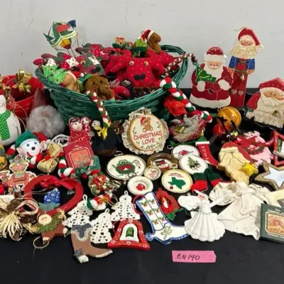 CN140 Vintage and Handmade Christmas Ornaments & Decor!