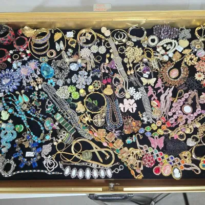 Sale Photo Thumbnail #593