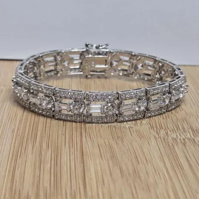 Sale Photo Thumbnail #220