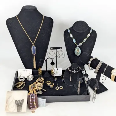 Sale Photo Thumbnail #393