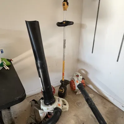 Sale Photo Thumbnail #19: Assorted garage items