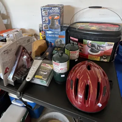 Sale Photo Thumbnail #18: Assorted garage items