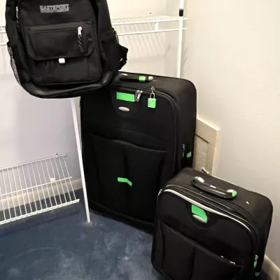 Sale Photo Thumbnail #32: Assorted luggage