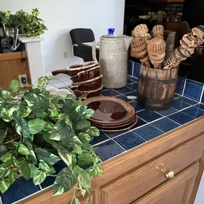 Sale Photo Thumbnail #26: Assorted kitchen items
