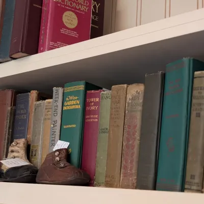 Sale Photo Thumbnail #16: Antique books and various old collectables 