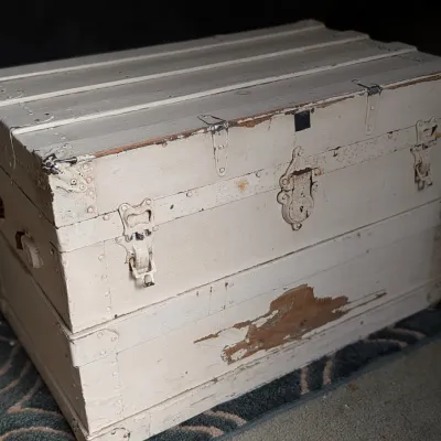 Sale Photo Thumbnail #13: Wooden chest
