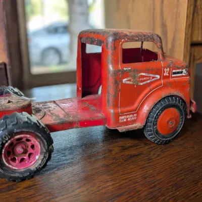 Sale Photo Thumbnail #6: Collecatvel trucks 