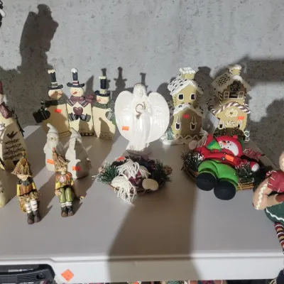 Sale Photo Thumbnail #91: Holiday