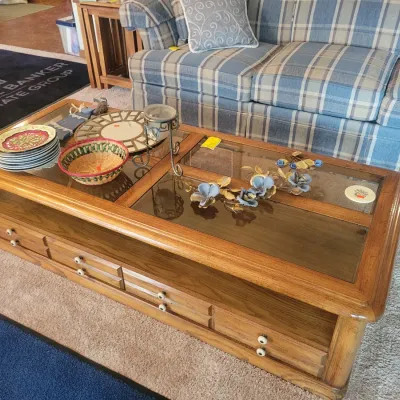 Sale Photo Thumbnail #34: Coffee Table 