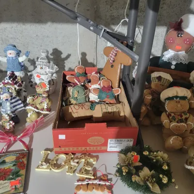 Sale Photo Thumbnail #94: Holiday