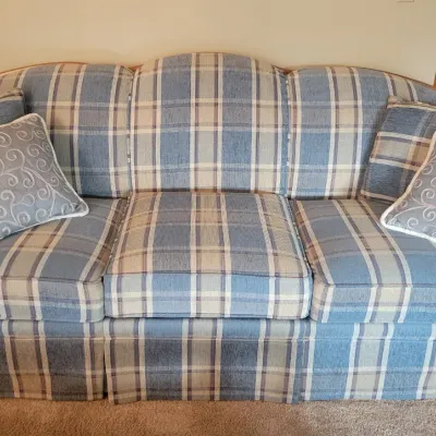 Sale Photo Thumbnail #33: Plaid Couch 