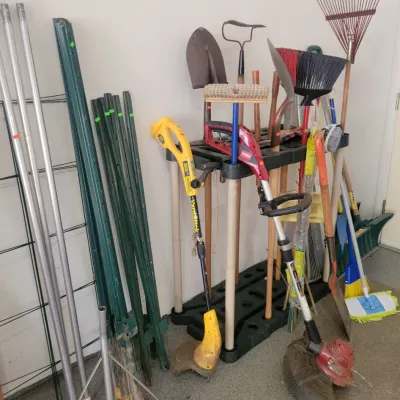 Sale Photo Thumbnail #118: Yard Tools 