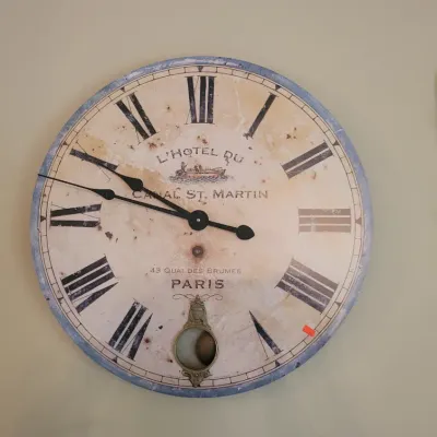 Sale Photo Thumbnail #41: Wall Clock 