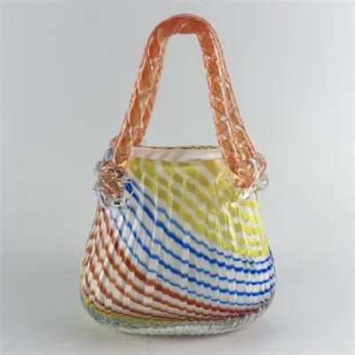 Lot 042   1 Bid(s)
Williamsburg Art Glass Handbag