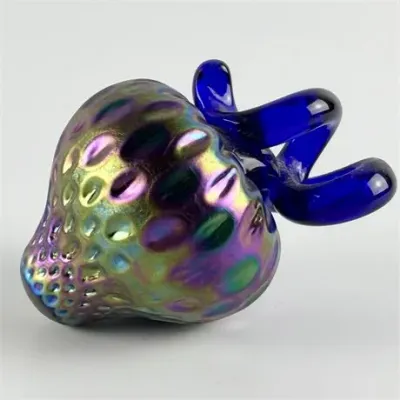 Lot 020   
Vintage Levay Carnival Glass Strawberry