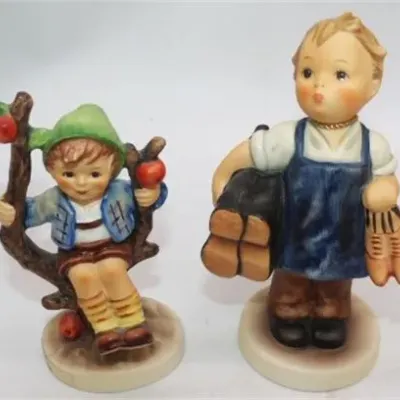Lot 010   1 Bid(s)
2 Hummel Goebel figures