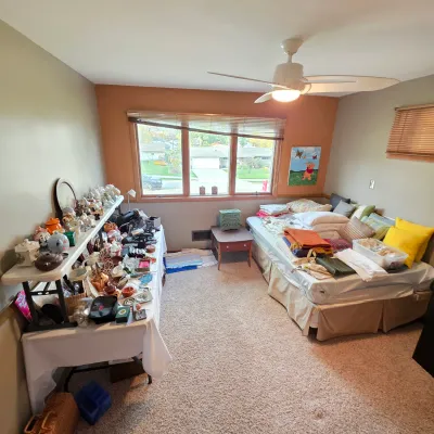 Sale Photo Thumbnail #44