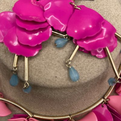 Sale Photo Thumbnail #76: Earrings need backs