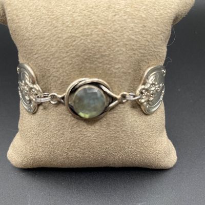 Sale Photo Thumbnail #212: Magnetic clasp with chain