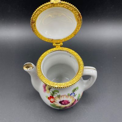 Sale Photo Thumbnail #247: Trinket teapot