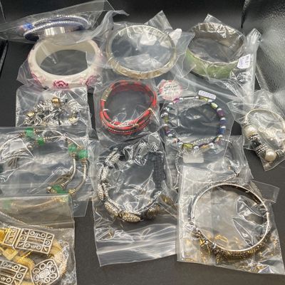 Sale Photo Thumbnail #46: Bag of bracelets