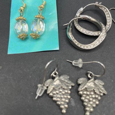 Sale Photo Thumbnail #35: Misc jewelry