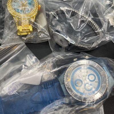 Sale Photo Thumbnail #145: Bag of watches