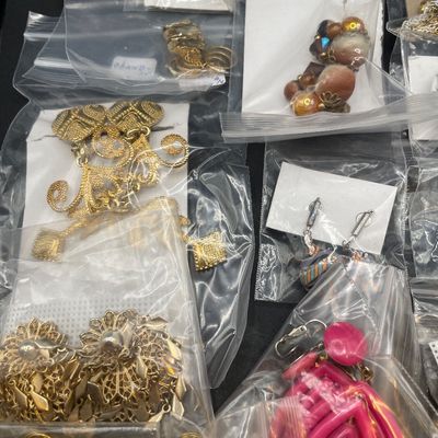 Sale Photo Thumbnail #38: Large bag of clip on earrings