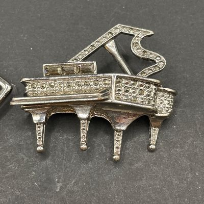 Sale Photo Thumbnail #56: Pins