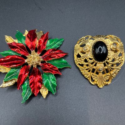 Sale Photo Thumbnail #124: Brooches
