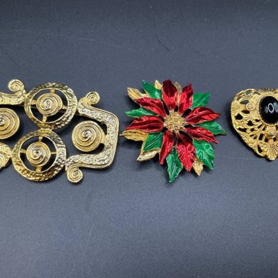 Sale Photo Thumbnail #123: Brooches