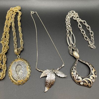 Sale Photo Thumbnail #111: Necklaces
