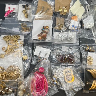 Sale Photo Thumbnail #37: Large bag of clip on earrings