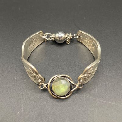 Sale Photo Thumbnail #214: Magnetic clasp with chain