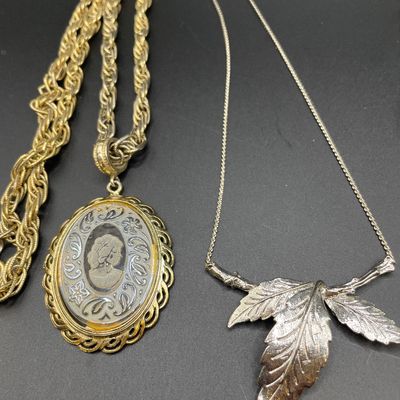Sale Photo Thumbnail #112: Necklaces