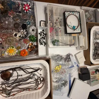 Sale Photo Thumbnail #11