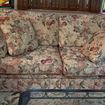 Matching Traditional Floral Upholstered Sofa & Loveseat Set with Accent Pillows 
