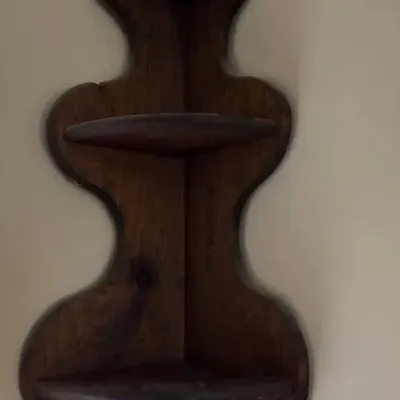 Vintage Rustic Wood 3-Tier Corner Whatnot Shelf – Scalloped Farmhouse Wall Display
