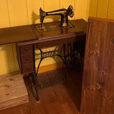 Antique Singer Treadle Sewing Machine with Cast Iron Pedal Base, Oak Cabinet & Drawers