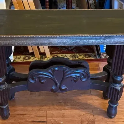 Vintage Ornate Carved Wood Coffee Table – Fluted Legs & Decorative Scrollwork
