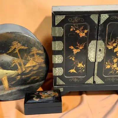 Chinoiserie Jewelry Box & Lidded Boxes