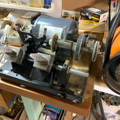 Ilco model 024 key duplicating machine