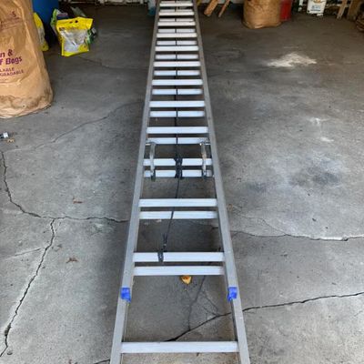 32 ft. Louisville aluminum extension ladder