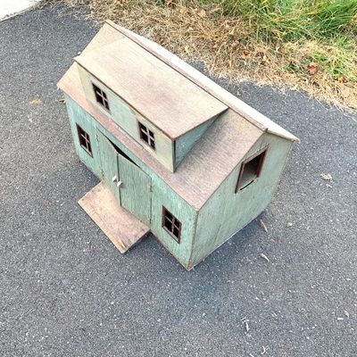 Antique home-crafted barn 