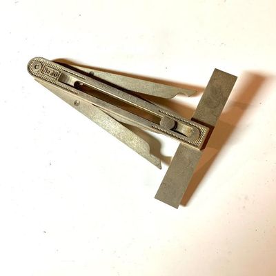 Stanley No. 30 angle divider