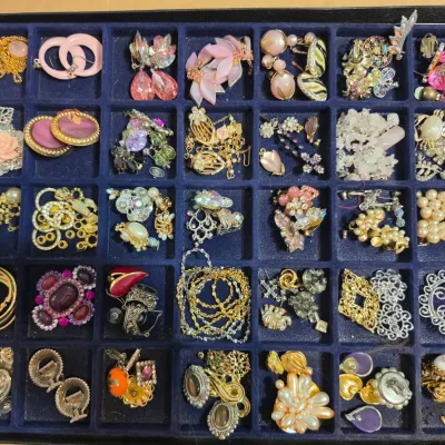 Sale Photo Thumbnail #572