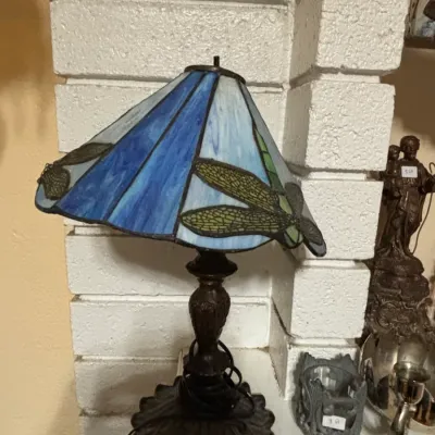 Sale Photo Thumbnail #9: Dragonfly stained glass table lamp
