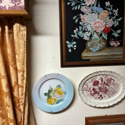 Sale Photo Thumbnail #65: Vintage floral decorative wall plate and platter collection